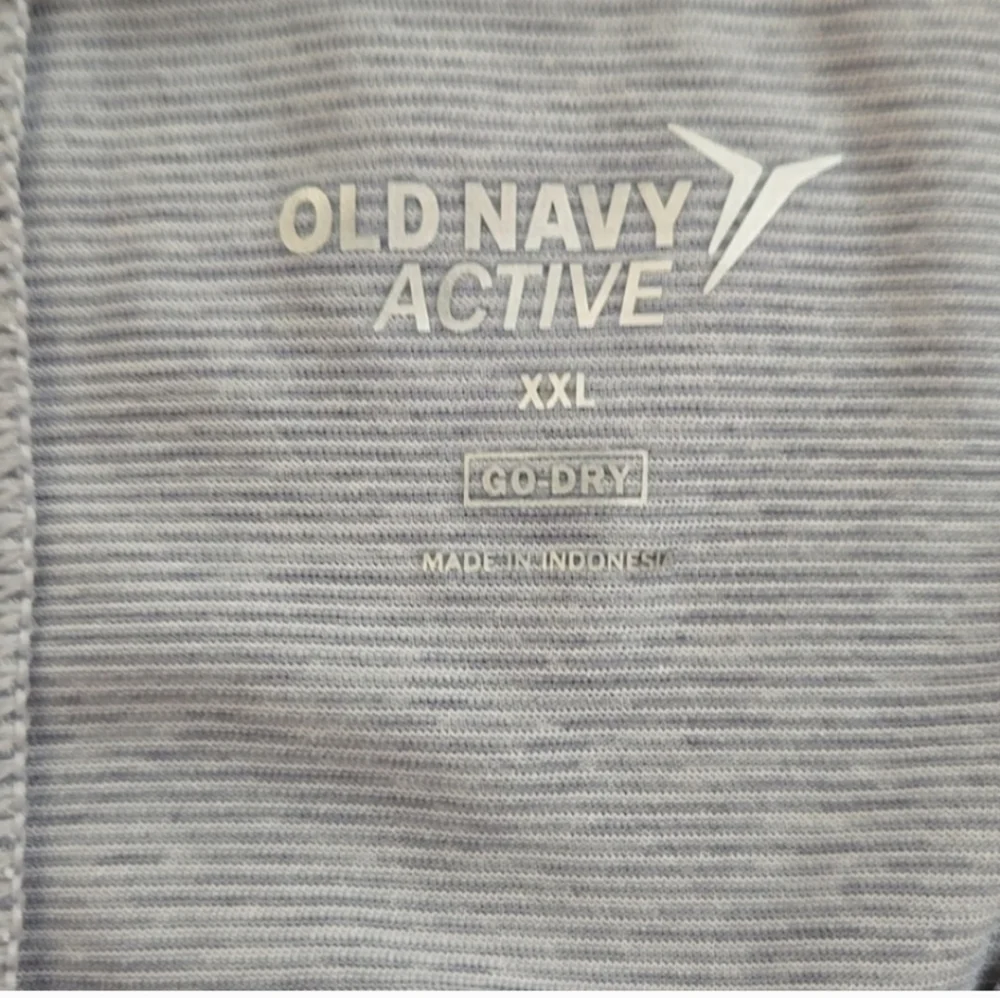 Women's Old Navy Active Short Sleeve Top - Picture 2 of 4